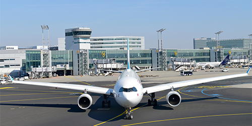 Flugzeug am Frankfurter Flughafen